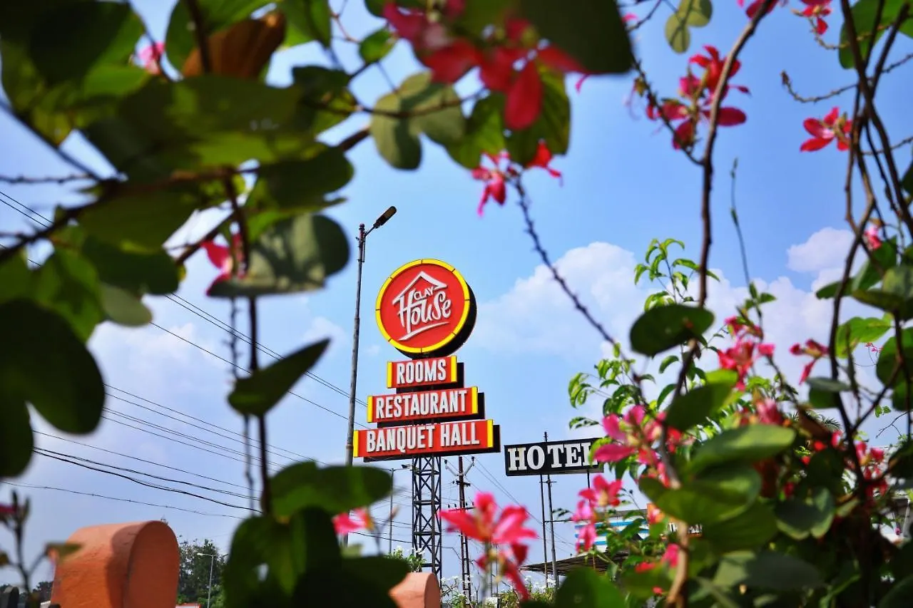Hotel Clay House Thrissur